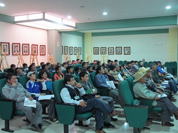 Asistentes-al-curso-Otuzco-624x468